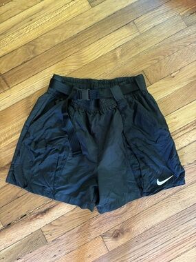 Nike Women's Sportswear Swoosh Woven Shorts Belted Size M